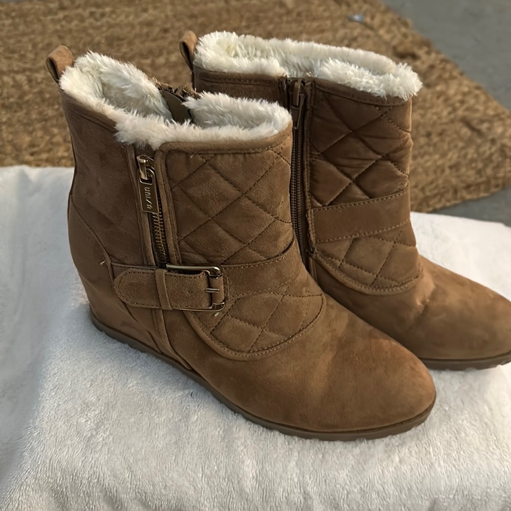 Womens size 9 booties.